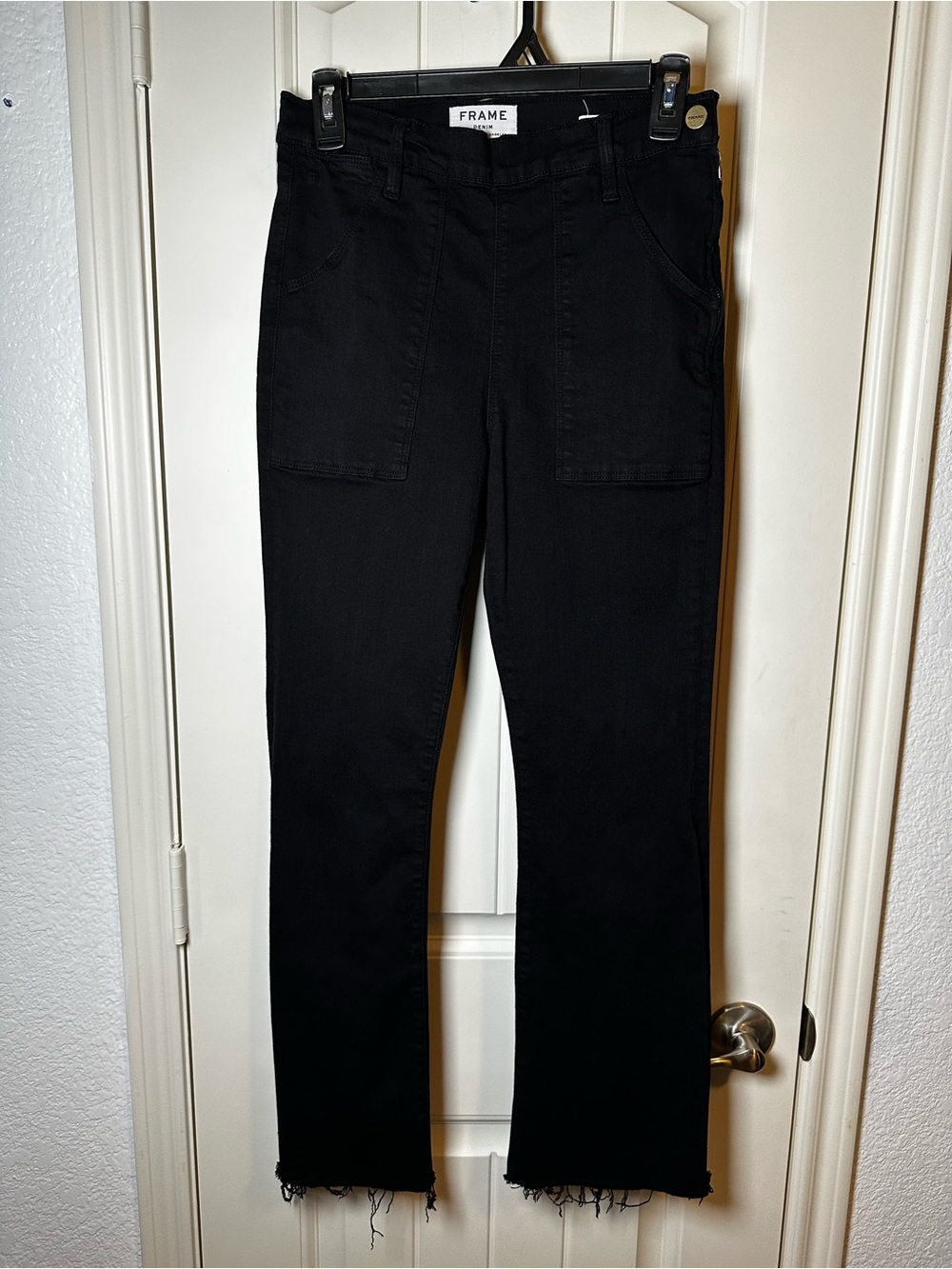 Frame Denim Le Flare de Francoise Black Raw Hem Cropped Side Zip Jeans size 28 - Picture 10 of 10